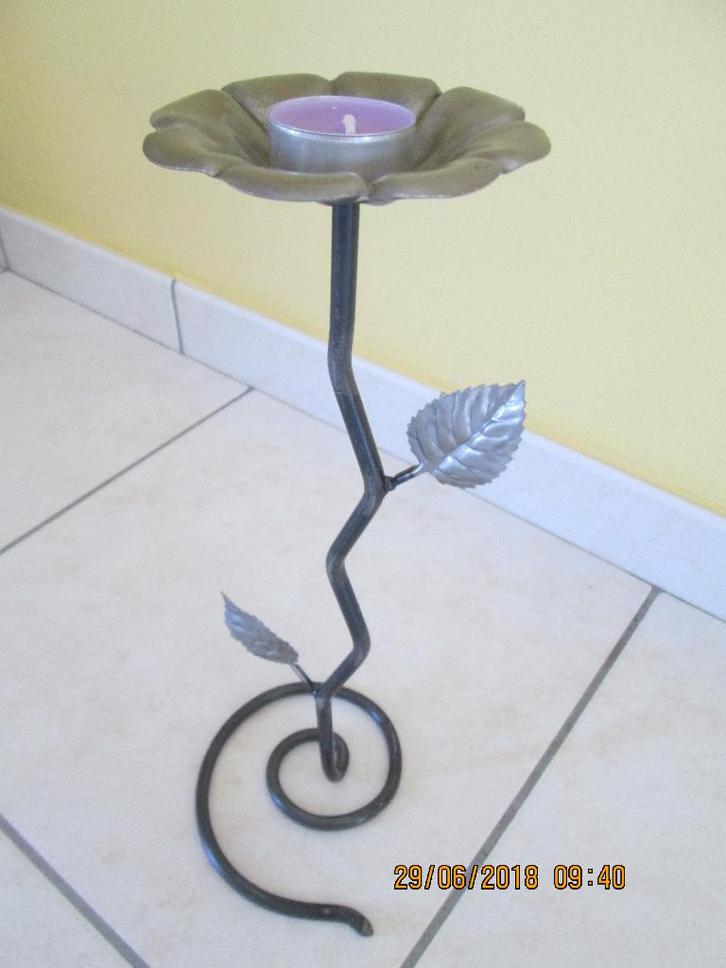 Bougeoir en fer forgé sur pied Design, Maison & Meubles, Accessoires pour la Maison | Bougeoirs & Bougies, Neuf, Chandelier, 25 à 50 cm