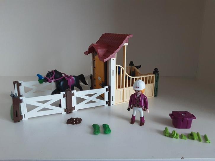 PLaymobil paard en stal - compleet, Kinderen en Baby's, Speelgoed | Playmobil, Zo goed als nieuw, Complete set, Ophalen of Verzenden