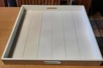 2 dienbladen wit 56x56 + houtskleur 38x58, Huis en Inrichting, Woonaccessoires | Dienbladen, Ophalen, Hout