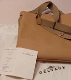 Delvaux DEUX schoudertas origineel attest, Ophalen of Verzenden, Zo goed als nieuw, Beige, Handtas