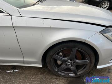 MERCEDES CLS X218 AMG zilver rechts voorscherm 2012-2017 beschikbaar voor biedingen