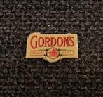 PIN - GORDON'S - LONDON DRY GIN, Verzamelen, Merk, Gebruikt, Speldje of Pin, Verzenden