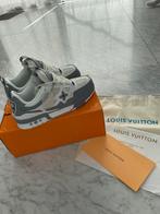LV Skate grey, Kleding | Heren, Overige kleuren, Nieuw, Ophalen of Verzenden, Sneakers