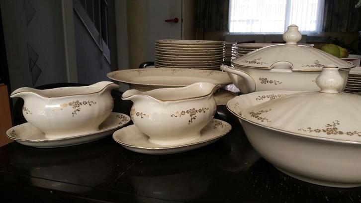 Antiek eet -en koffieservies, Antiek en Kunst, Antiek | Servies compleet, Ophalen