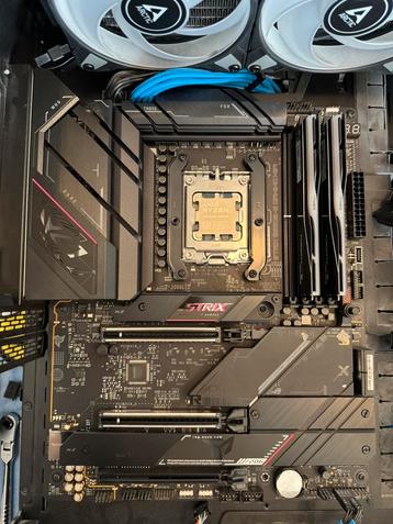 AMD 7800 x3D moederbord + cpu + ram set disponible aux enchères