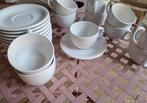 set van 12 koffietassen met 11 schoteltjes, Ophalen, Zo goed als nieuw, Aardewerk, Kop(pen) en/of Schotel(s)