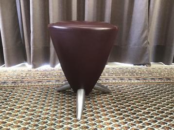 Tabouret Leolux in nieuwe staat beschikbaar voor biedingen
