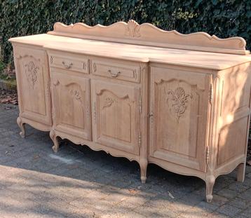 Luchtgegomde Dressoir style louis XV (vermoedelijk jaren 70) beschikbaar voor biedingen