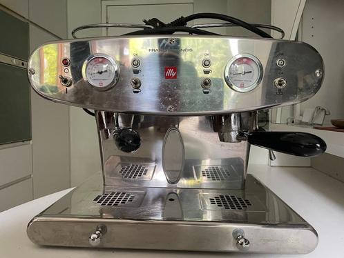 koffiemachine Illy Francis Francis Chroom (Iperespresso X 2), Elektronische apparatuur, Koffiezetapparaten, Gebruikt, Koffiepads en cups