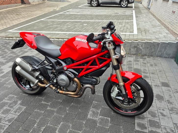 Ducati monster 1100 evo, Motoren, Motoren | Ducati, Particulier, Naked bike, meer dan 35 kW, 2 cilinders, Motorrijbewijs A, ABS