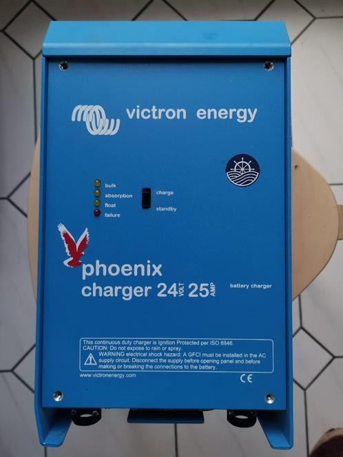 Victron - Chargeur Phoenix 24-25, Sports nautiques & Bateaux, Instruments de navigation & Électronique maritime, Utilisé, Câble ou Équipement