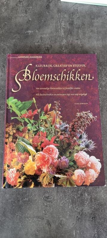 Compleet handboek kleurrijk creatief en stijlvol bloemschikk