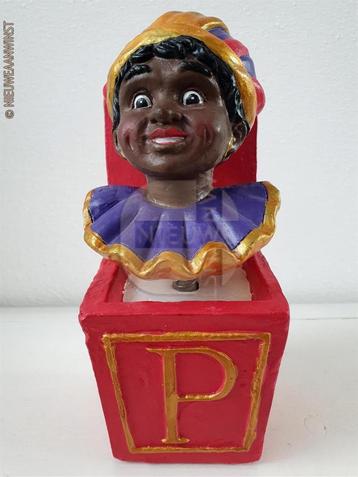 Authentiek etalage beeld zwarte Piet op veer - 22cm, rood