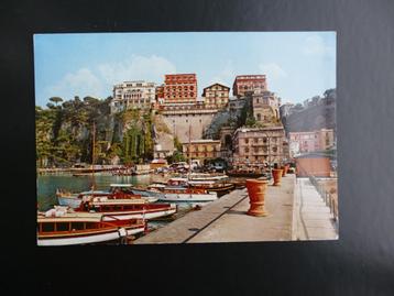 Postkaart Sorrento Italie 1975 beschikbaar voor biedingen