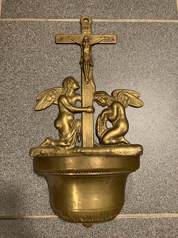 Religieus wijwatervat met engelen vintage, Antiek en Kunst, Antiek | Religieuze voorwerpen, Ophalen