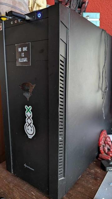 Ordinateur de bureau - AMD Radeon RX 5700X - AMD Ryzen 5 360, Custom Build, AMD Ryzen 5, Utilisé, HDD