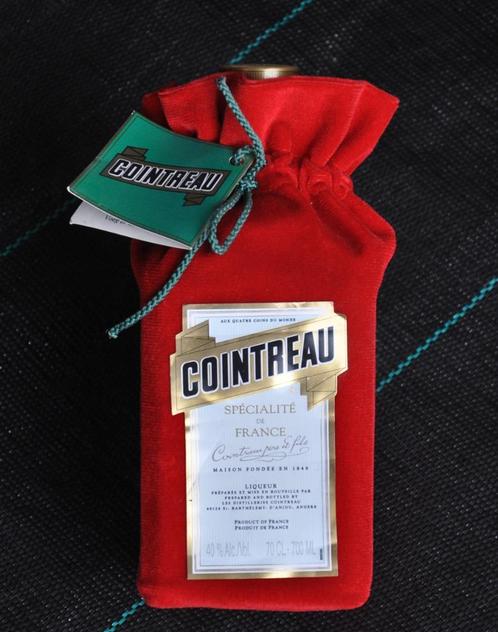 Cointreau : Fles 70 cl (Leeg !) in mooi rood fluwelen jasje, Collections, Verres & Petits Verres, Envoi