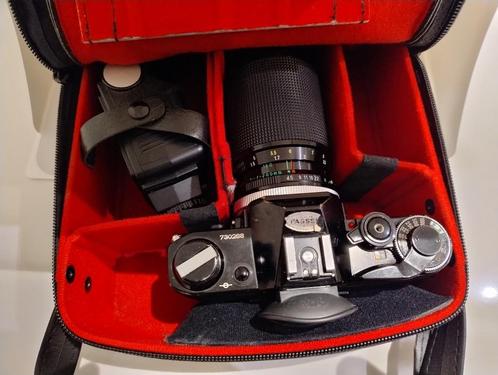 Zwarte Canon AE1 met een Kenlock f80-200mm 1:4.5 Lens, Audio, Tv en Foto, Fotocamera's Analoog, Gebruikt, Spiegelreflex, Canon