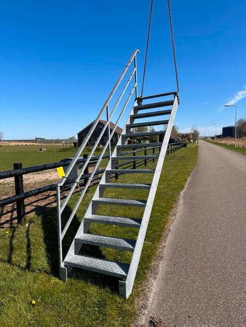 Gegalvaniseerde steektrap bordestrap wenteltrap trappen, Auto diversen, Autogereedschap, Ophalen of Verzenden