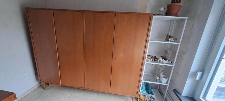 Ruime vintage kleerkast, Huis en Inrichting, Kasten | Dressoirs, Gebruikt, Ophalen