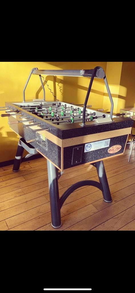 KICKER - BILJART - DARTS - (LOCATIE) BRUSSEL, Sport en Fitness, Biljarten en Poolen, Zo goed als nieuw, Biljarttafel, Ophalen of Verzenden