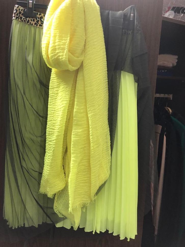 Margittes rok shirt en sjaal splinternieuw, Kleding | Dames, Rokken