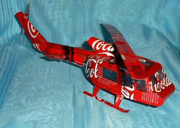Hélicoptère BELL HU-1 Iroquois "Huey" COCA COLA