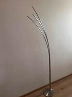 Grijze staan lamp., Huis en Inrichting, Lampen | Vloerlampen, Ophalen, Zo goed als nieuw, Metaal, Modern