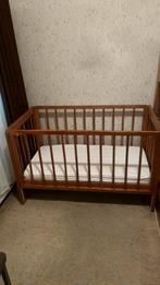 Kinderbedje massief hout met matras, Ophalen, Zo goed als nieuw, Matras