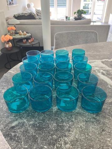 Turquoise glazen theelichten of Apero schaaltjes 