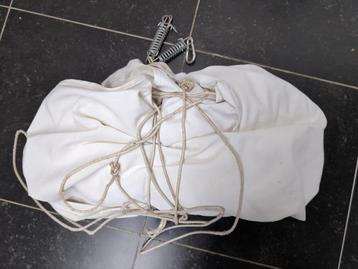 Gratis diehoekig schaduwdoek Ikea. Gebruikt.  beschikbaar voor biedingen