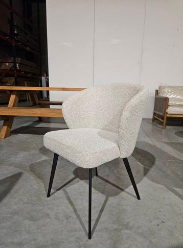 Eetkamerstoelen beschikbaar voor biedingen