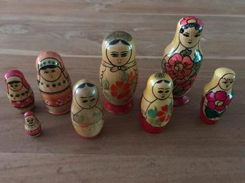 Set van 8 matroesjka’s matroesjka houten  poppetjes  beschikbaar voor biedingen