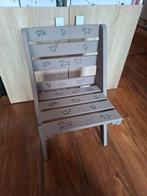 Chaise en bois enfanté pliante récemment repeinte. Très bon, Ophalen, Zo goed als nieuw