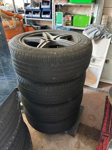 Jantes 235/60 R18 (pneus Michelin)