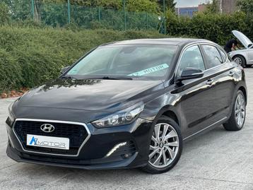 Hyundai i30 1.6CRDi 1Main Carnet Clim Gps Led Euro 6 Ct ok beschikbaar voor biedingen