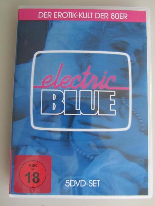 5DVDBOX ELECTRIC BLUE (Erotische serie)(afl.21-30), CD & DVD, DVD | TV & Séries télévisées, Comme neuf, Autres genres, Coffret