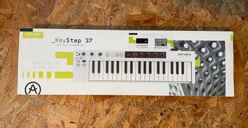 Arturia Keystep 37 + cover beschikbaar voor biedingen