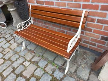 tuinbank beschikbaar voor biedingen