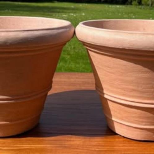 2 ronde potten gemaakt van synthetisch materiaal, Tuin en Terras, Bloempotten, Gebruikt, Kunststof, Ophalen
