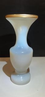 VASE EN OPALINE BLANCHE 1950, Enlèvement