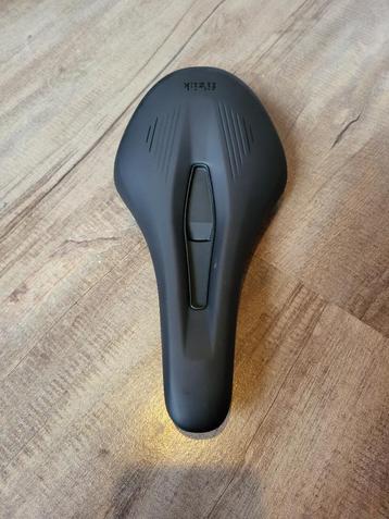 Fizik Vento Argo X3 zadel disponible aux enchères