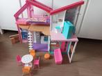 Barbie huis Malibu, Kinderen en Baby's, Speelgoed | Poppenhuizen, Ophalen of Verzenden, Zo goed als nieuw