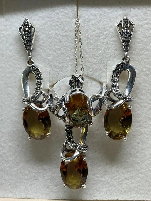 Prachtige zilveren setje met kleurveranderende zultanite, Handtassen en Accessoires, Kettingen, Nieuw, Zilver, Rood, Met edelsteen