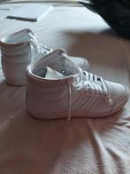 Adidas hoge witte schoen, Ophalen