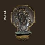 Ancien bénitier religieux, Enlèvement ou Envoi