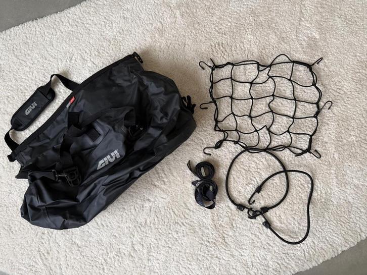 GIVI bagagetas motor, Motoren, Accessoires | Koffers en Tassen, Ophalen