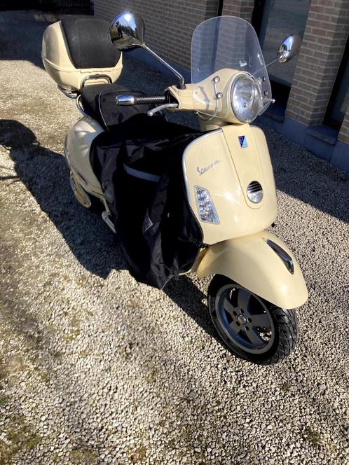 Vespa 125 GTS, Fietsen en Brommers, Scooters | Vespa, Gebruikt, Overige modellen, Benzine, Ophalen