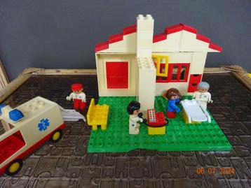 Duplo lego Ziekenhuis - dokterspost 2688*VINTAGE* 1994* beschikbaar voor biedingen