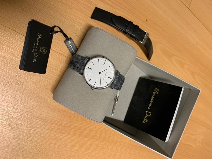 montre élégante Massimo Dutti  mixte, Handtassen en Accessoires, Horloges | Heren, Nieuw, Polshorloge, Overige merken, Staal, Leer